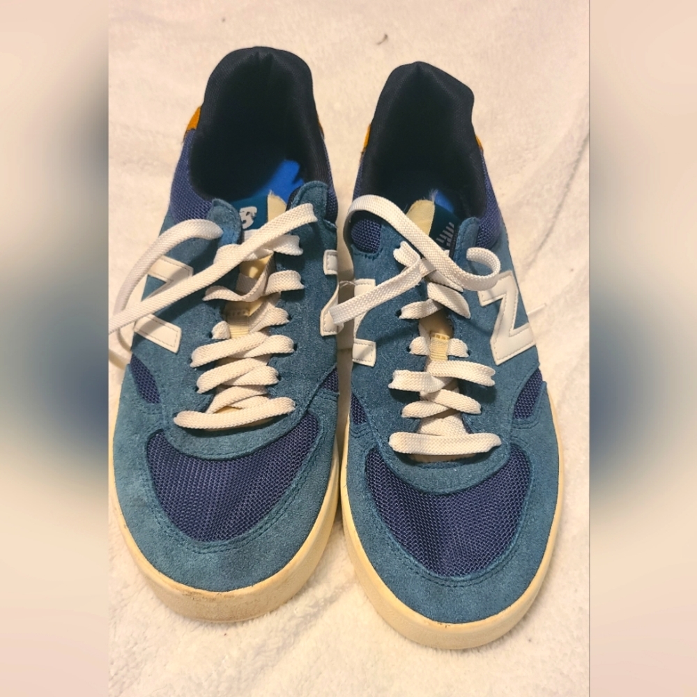Men's New Balance shoes size 9.5